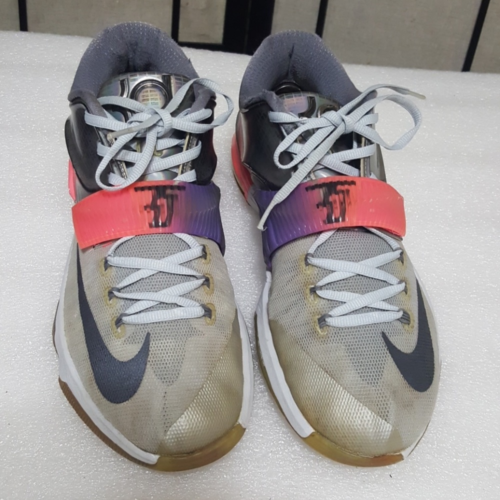 NIKE /ZOOM  men's shoes size 11